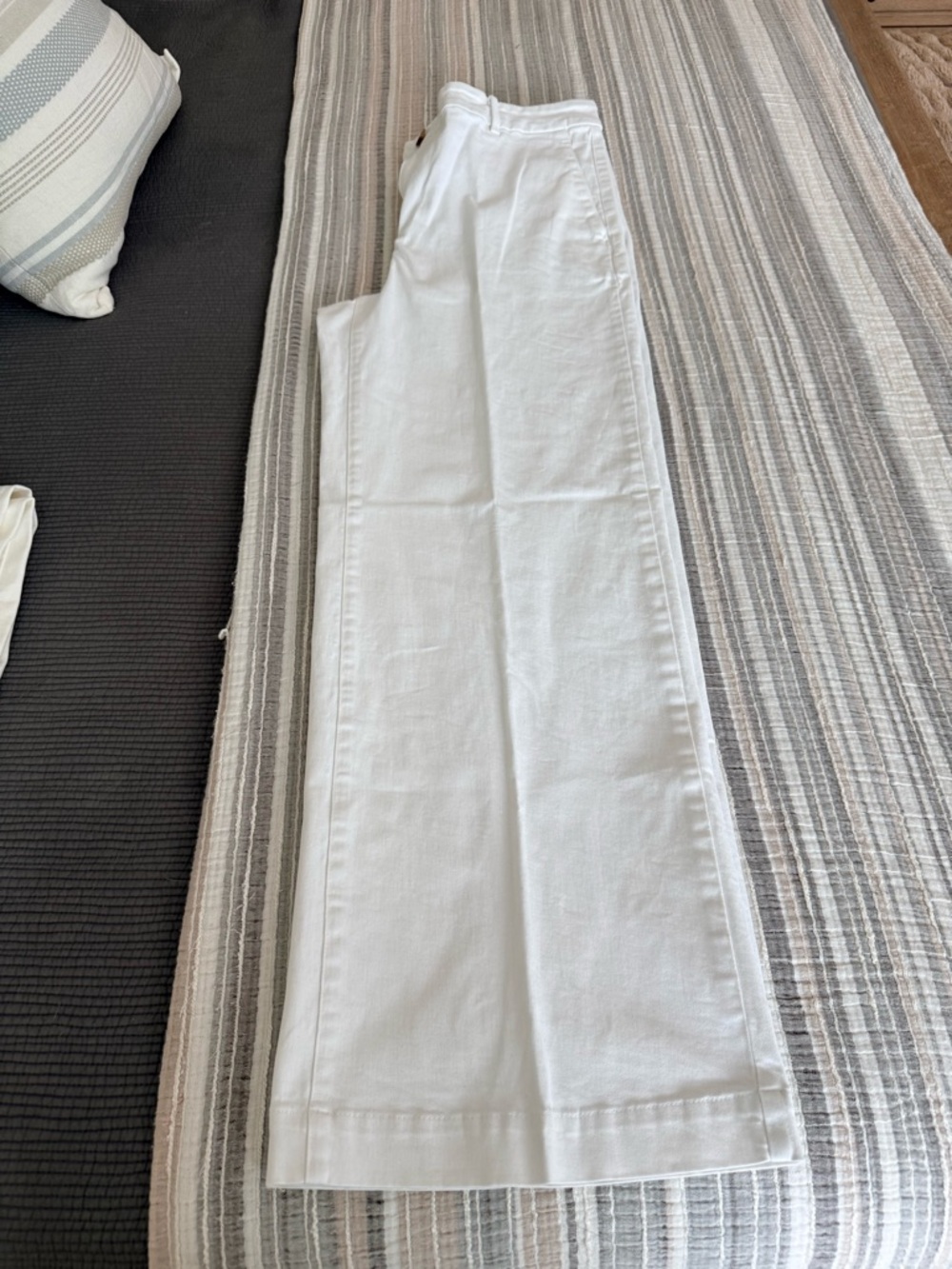 Ann Taylor White Cotton Pants with Care Label Detail